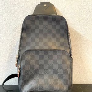 Louis Vuitton Avenue Sling Bag Damier Graphite Canvas Used…great condition